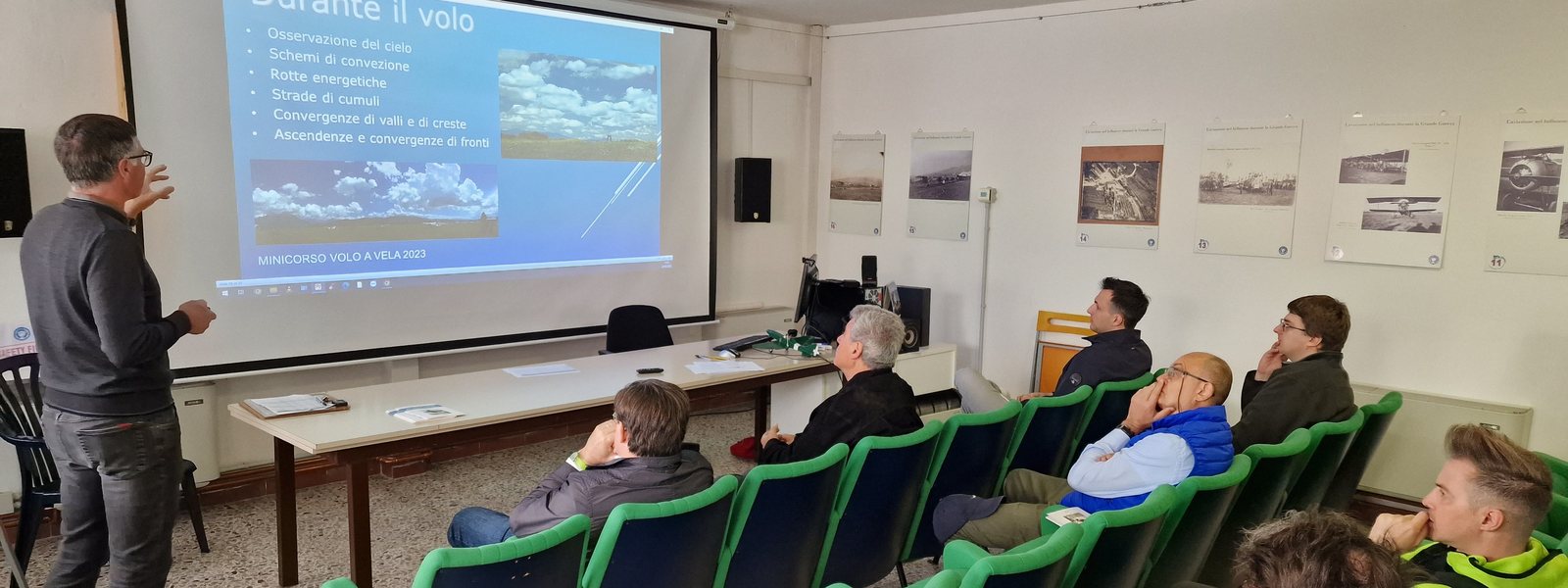 Una lezione di cultura aeronautica nell'aula dell'aeroclub